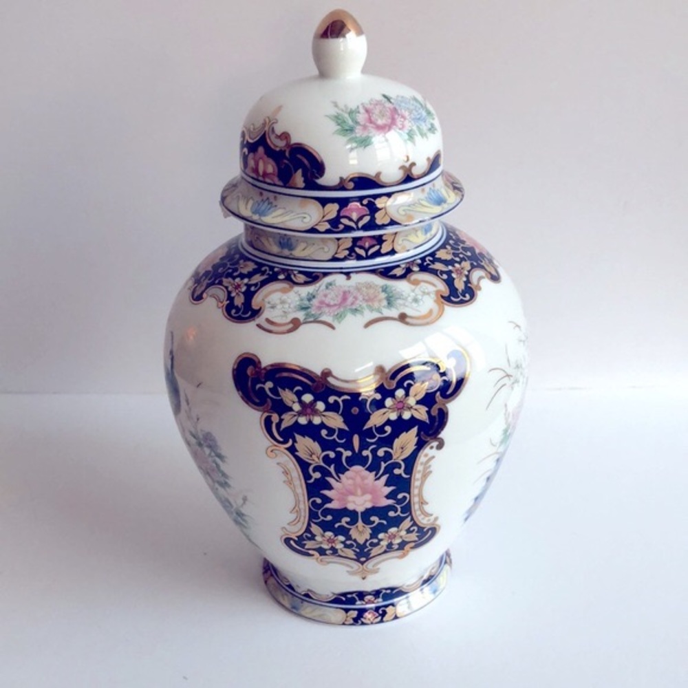 Vintage Toyo Japan Ginger Jar With Peacock Peonies and Blossoms 8”